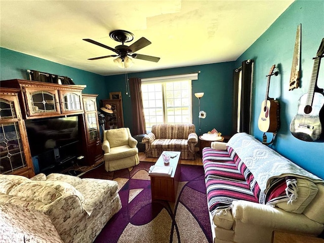 201 E 2nd N St, Mount Olive, IL 62069 - living room with a ceiling fan