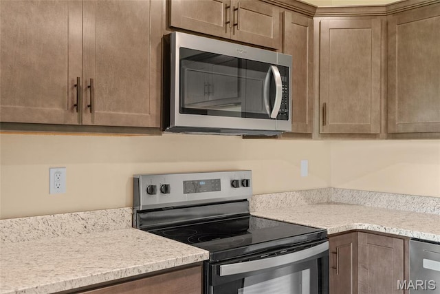 2805 Beth Ann Ct, Pontoon Beach, IL 62040 - kitchen featuring appliances with stainless steel finishes