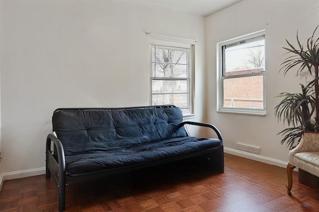 8909 Tutwiler Ave, Berkeley, MO 63134 - sitting room with baseboards
