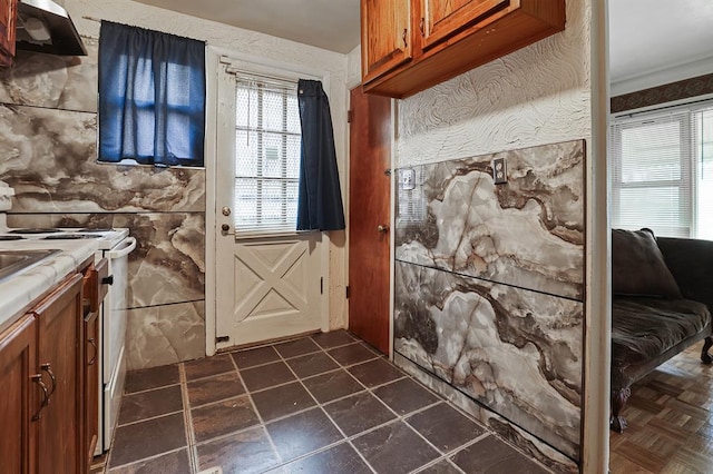 8909 Tutwiler Ave, Berkeley, MO 63134 - view of entryway