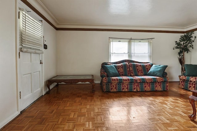 8909 Tutwiler Ave, Berkeley, MO 63134 - sitting room with crown molding and baseboards