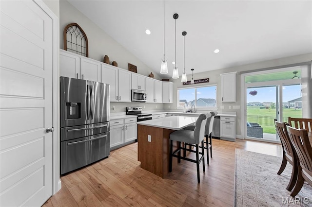 313 Summer Glen Ln, Saint Charles, MO 63301