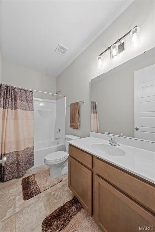 313 Summer Glen Ln, Saint Charles, MO 63301