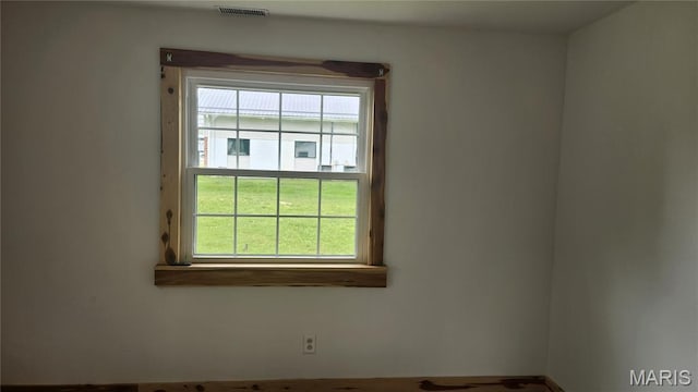 229 S Main St, Licking, MO 65542 - unfurnished room featuring healthy amount of natural light