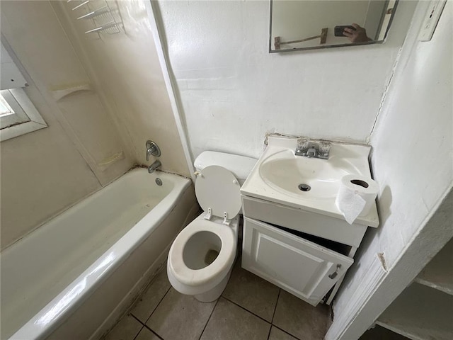 6501 Stratford Ave, Pine Lawn, MO 63120 - full bathroom featuring tile patterned flooring, toilet, and vanity