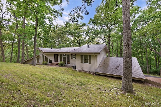 19072 Bear Trail Rd, Glencoe, MO 63038 - rear view of property with a lawn