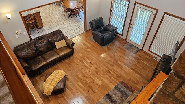 189 County Road 657, Cape Girardeau, MO 63701 - living area with light wood-style flooring