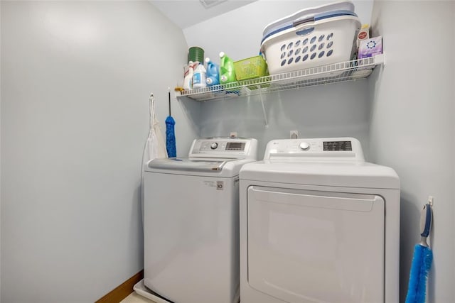 214 Townview Ct, Wentzville, MO 63385 - laundry room with washer and clothes dryer