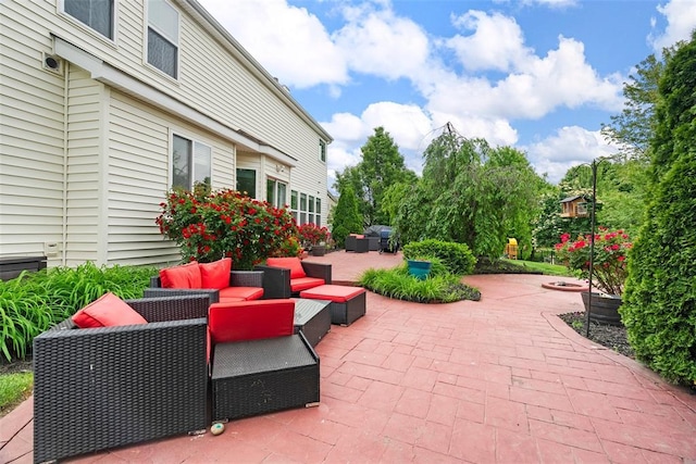 172 Snake River Dr, Dardenne Prairie, MO 63368 - view of patio with an outdoor hangout area