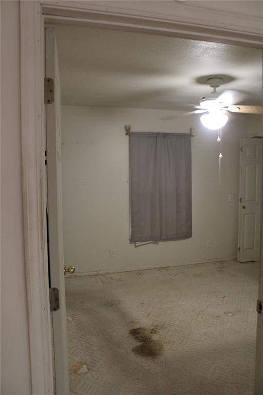 spare room featuring carpet floors