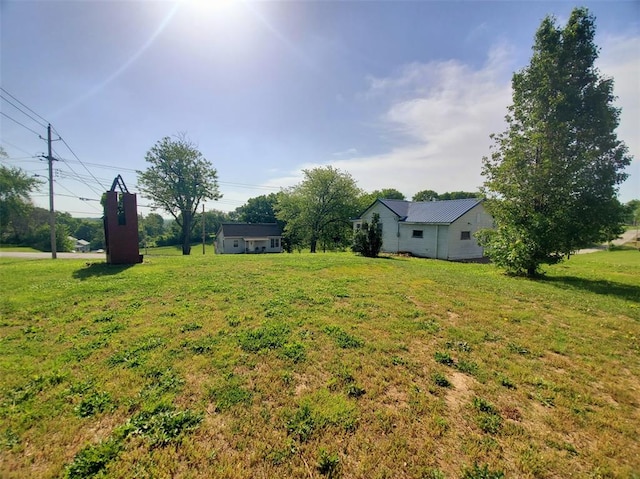 517 N 4th St, La Grange, MO 63448 - view of grassy yard