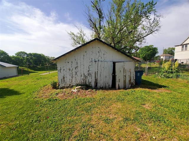 517 N 4th St, La Grange, MO 63448 - view of pole building