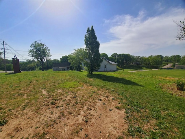 517 N 4th St, La Grange, MO 63448 - view of grassy yard