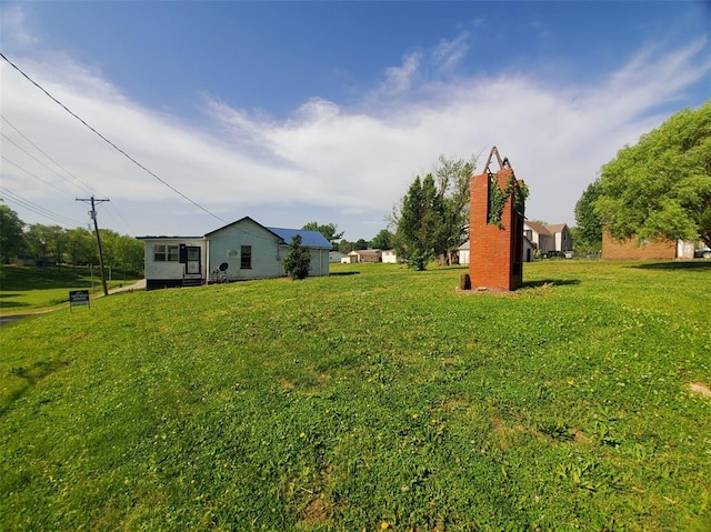517 N 4th St, La Grange, MO 63448 - view of grassy yard