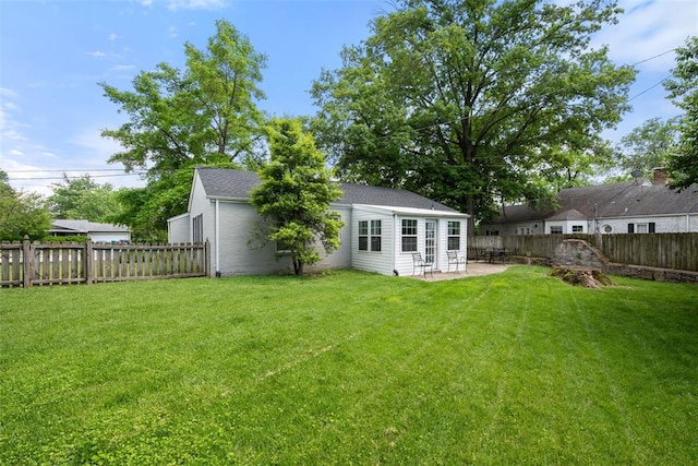 view of yard with a patio area