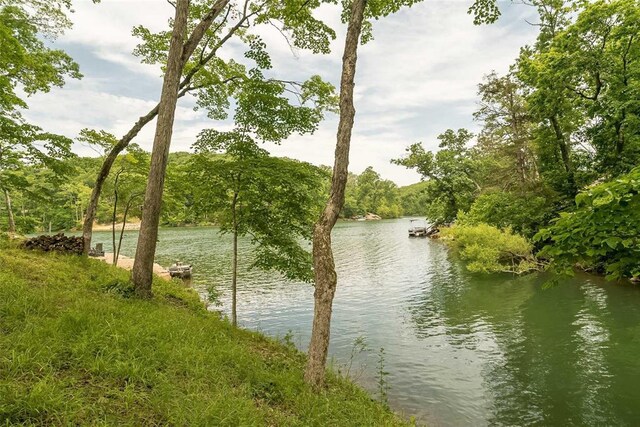 2206 Alpine Nook Dr, Innsbrook, MO 63390