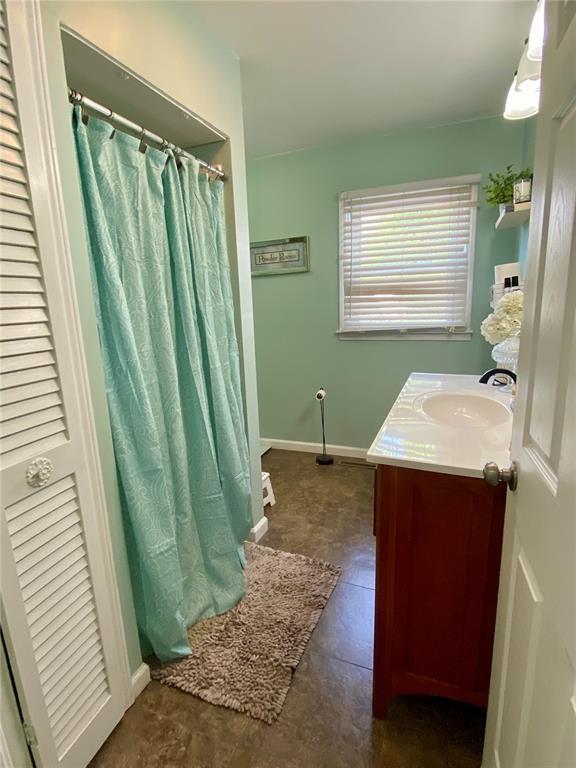 207 S Thorn St, Charleston, MO 63834 - photo 16