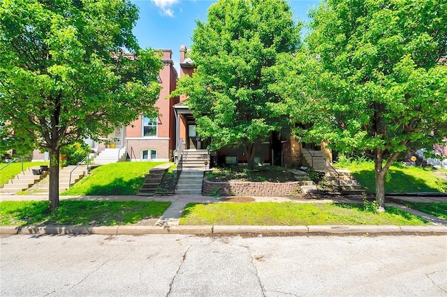 4541 Oakland Ave, Saint Louis, MO 63115 - view of front of house featuring stairway