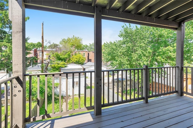 4541 Oakland Ave, Saint Louis, MO 63115 - view of wooden terrace