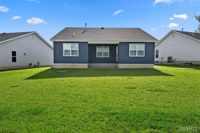 203 Homestretch Ln, Wentzville, MO 63385 - back of property featuring a yard
