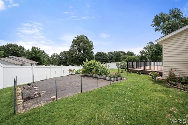 104 Maywood Ct, Saint Peters, MO 63376 - fenced backyard featuring a garden and a deck