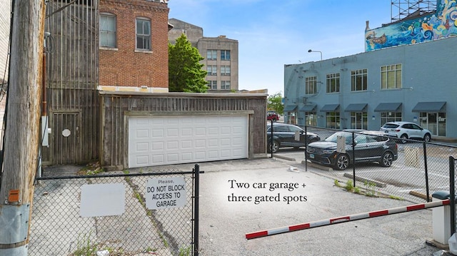 3534 Washington Ave, Saint Louis, MO 63103 - view of uncovered parking lot