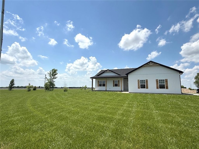 19072 Pike 9222, Bowling Green, MO 63334 - rear view of house featuring a yard