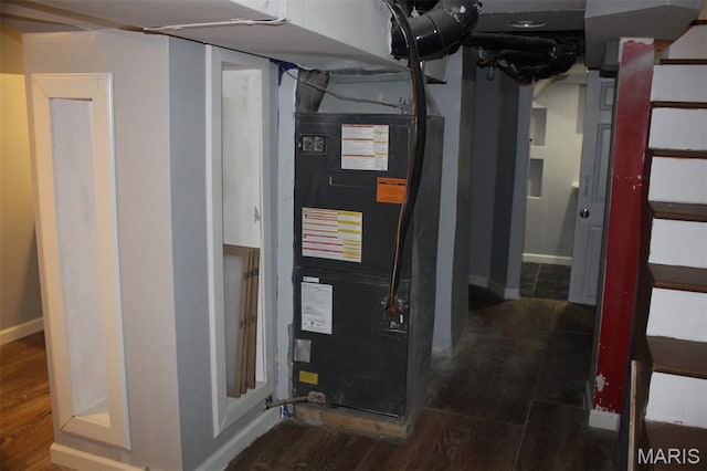 5379 Wabada Ave, Saint Louis, MO 63112 - utilities featuring heating unit