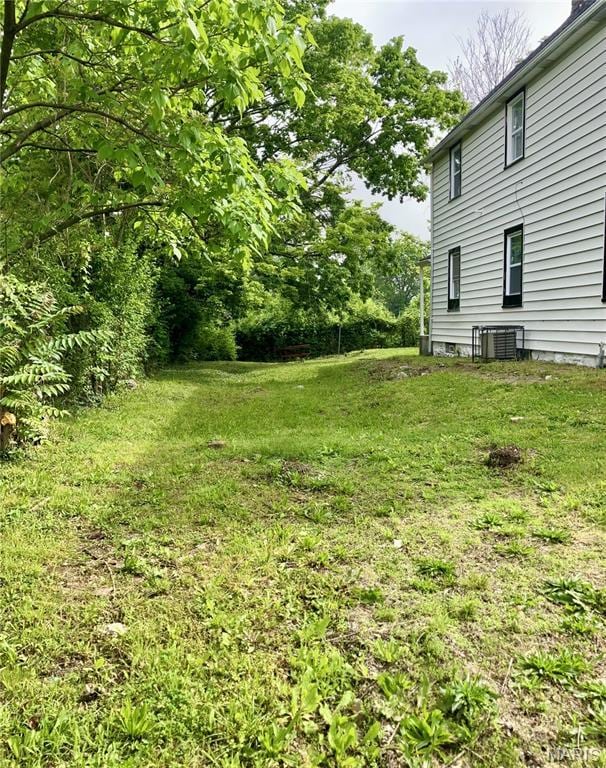 5379 Wabada Ave, Saint Louis, MO 63112 - view of yard