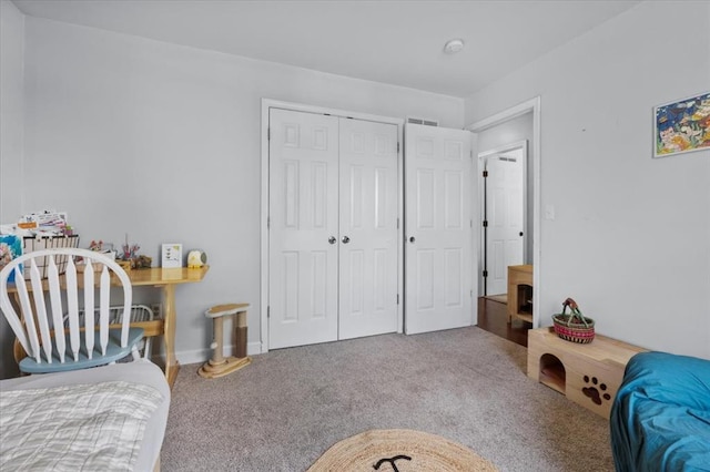 15 W 13th St, Washington, MO 63090 - carpeted bedroom with a closet