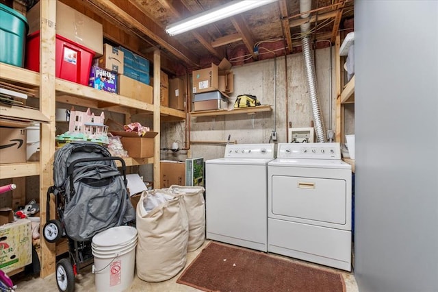 15 W 13th St, Washington, MO 63090 - washroom featuring washing machine and dryer