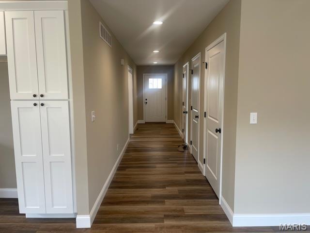 289 Broch Tuarach Pl, Jackson, MO 63755 - entryway featuring dark wood-style flooring, baseboards, and recessed lighting