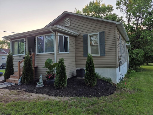9643 Holtwood Rd, Overland, MO 63114 - view of front of property with a front yard