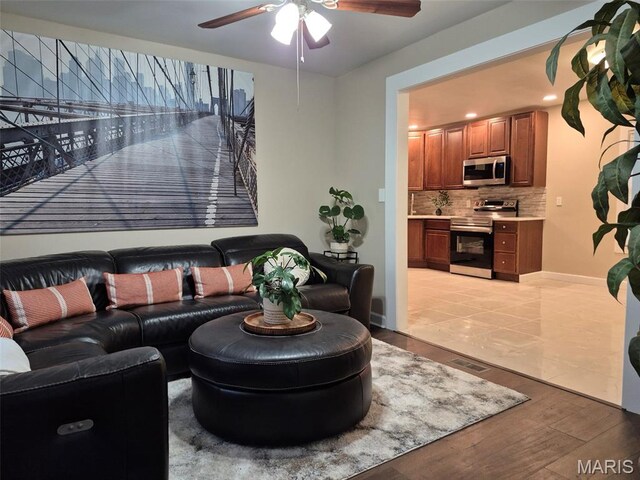 9643 Holtwood Rd, Overland, MO 63114 - photo 12