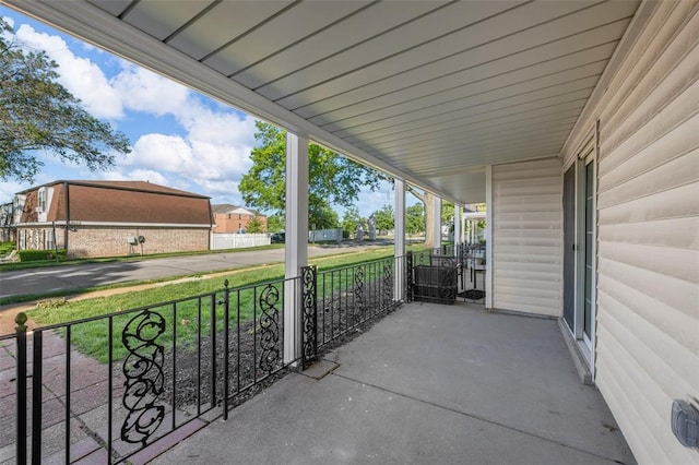 853 Dumont Pl Unit A, Saint Louis, MO 63125 - view of porch
