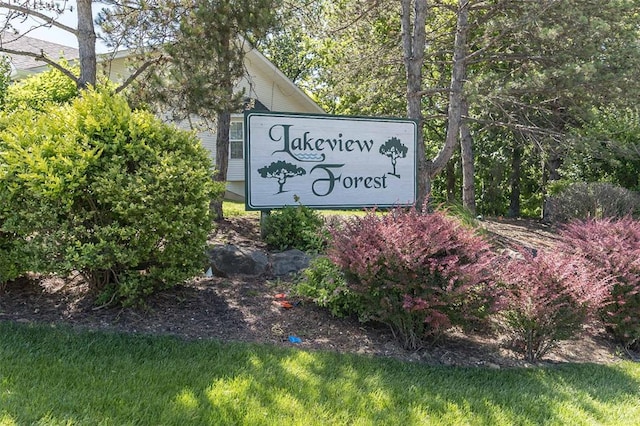 55 Rue De Paix Dr, Lake St Louis, MO 63367 - view of community sign