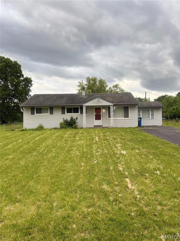 1020 Farmview Dr, Saint Ferdinand Township, MO 63138 - photo 1