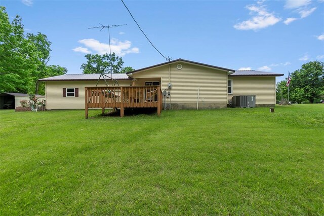 24864 Bcr 326, Marble Hill, MO 63764 - rear view of property with a deck, central AC, a yard, and a carport