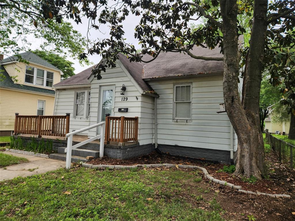 129 N Pence St, East Alton, IL 62024 - view of front facade