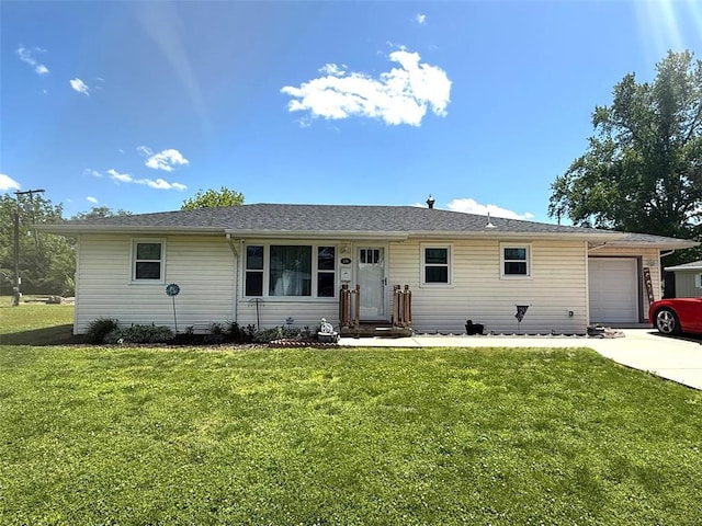 106 W Iowa St, Trenton, IL 62293 - single story home with a garage, a front yard, and driveway