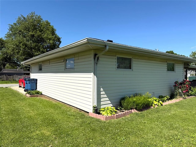 106 W Iowa St, Trenton, IL 62293 - view of side of home