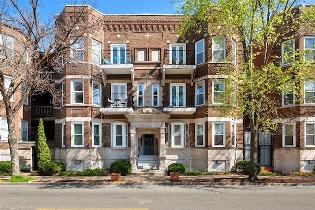 230 N Boyle Ave Unit B, Saint Louis, MO 63108 - view of apartment building / complex