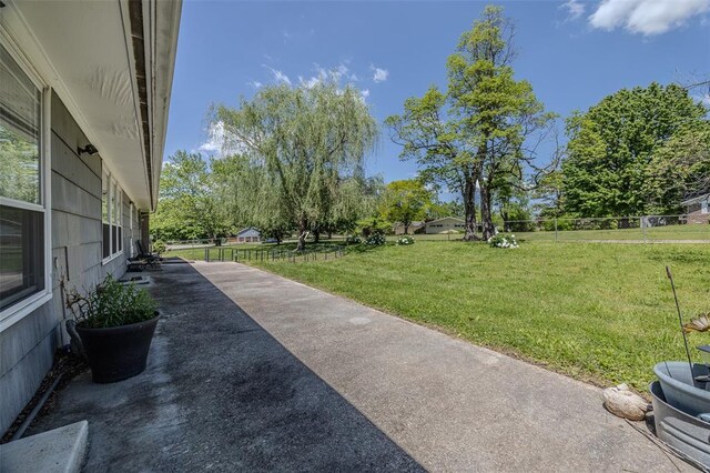 310 Smith Rd, Lebanon, MO 65536 - view of yard