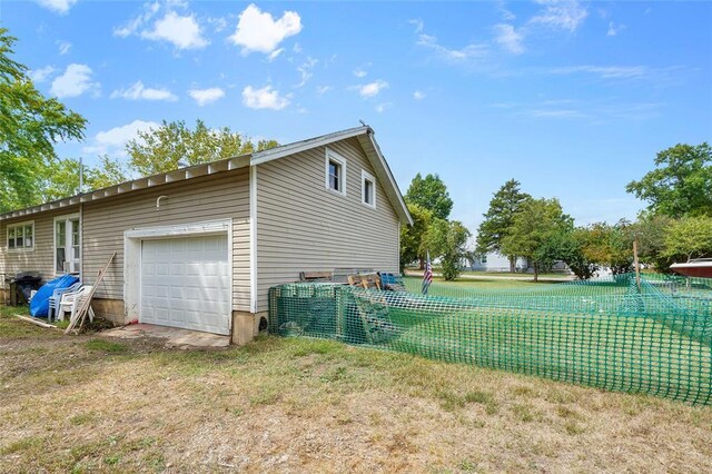 6 Clay St, Park Hills, MO 63601 - view of property exterior with an attached garage