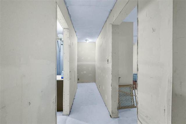 6 Clay St, Park Hills, MO 63601 - hallway with concrete flooring