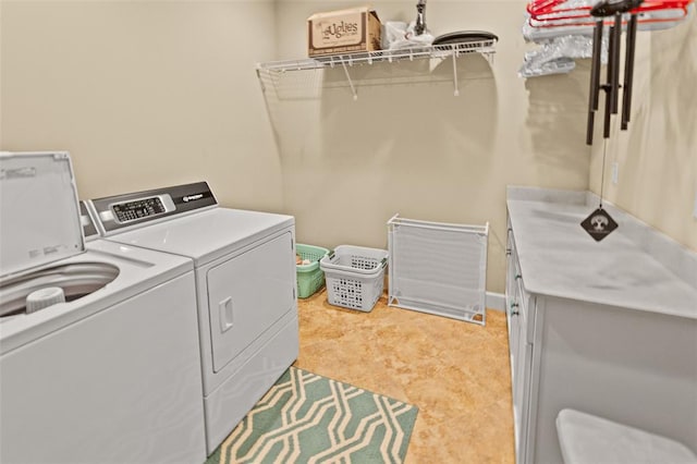 1514 Autumn St, Godfrey, IL 62035 - laundry area with washer and dryer