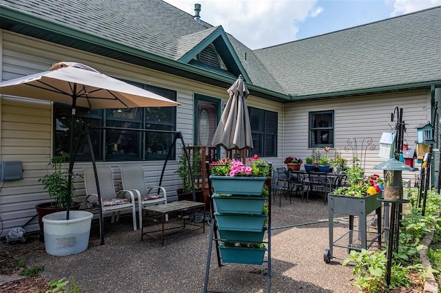 205 Hickman Dr, Bowling Green, MO 63334 - view of patio / terrace