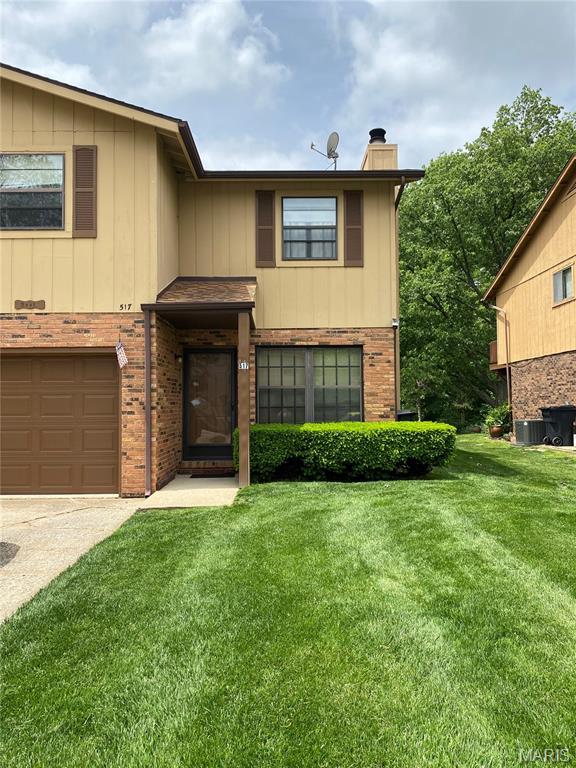 517 Vicksburg Dr, Belleville, IL 62221 - photo 1