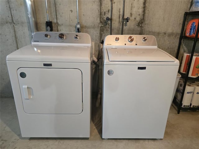 817 Daniels Trl, Marthasville, MO 63357 - washroom featuring washer and clothes dryer