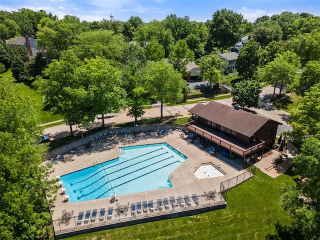 1807 Brookcreek Ln, Kirkwood, MO 63122 - aerial view of a pool